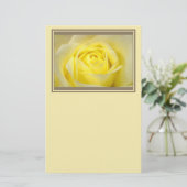 黄色バラのクローズアップ 便箋 (スタンド正面)