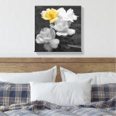 黄色バラ群部分カラー キャンバスプリント (インサイチュ (寝室))