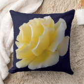 黄色バラ花びら クッション (ブランケット)