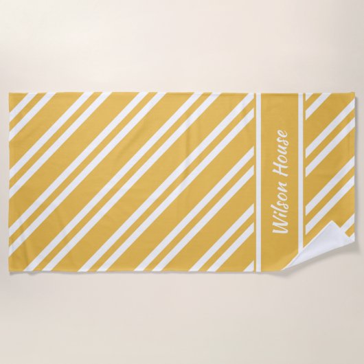 黄色パーソナライズされたと白のマストライプイズ ビーチタオル (正面)