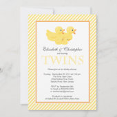 黄色モダンのアヒルのカップル双子ベビーシャワー 招待状 (正面)
