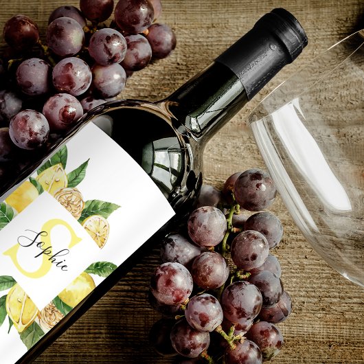 黄色モダンのレモンの枠と名葉付きの ワインラベル