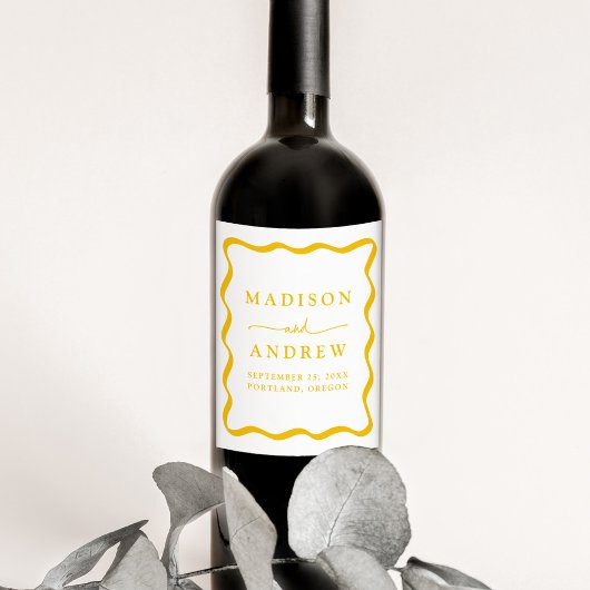 黄色モダンの波状のフレ結婚ーム ワインラベル