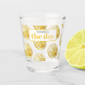 黄色モダンレモンのパターンと絞り日 ショットグラス (正面)