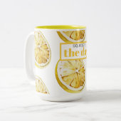 黄色モダンレモンのパターンと絞り日 ツートーンマグカップ (正面左)