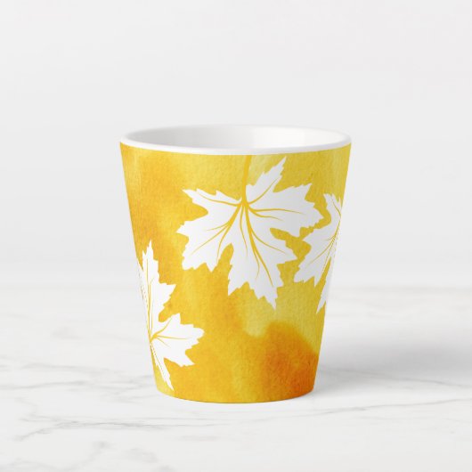 黄色モダン水彩白カエデ葉ラ カフェラテマグ (正面)