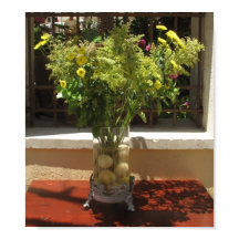 黄色ユニークの花とレモンのフローラセンター