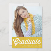 黄色レトロはっきりしたタイポグラフィ写真卒業 招待状 (正面)