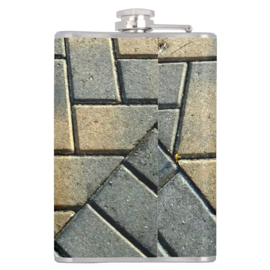 黄色レンガとグレーパターン（の模様が）あるアーバングランジ フラスク (裏面)