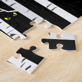 黄色不気味ハロウィーンの目の樺の木林 ジグソーパズル (側面)