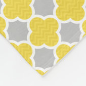 黄色及び灰色のクローバーの幾何学的なパターン フリースブランケット (角)