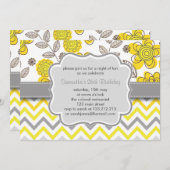 黄色及び灰色のシェブロンの花のモダンな誕生会 招待状 (正面/裏面)