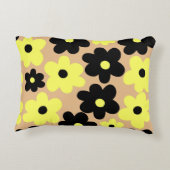 黄色名門私立校風の黒ヒッピー花柄 アクセントクッション (裏面)
