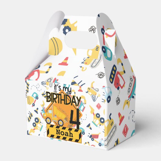 黄色建築トラック車4歳の誕生日 フェイバーボックス (正面サイド)