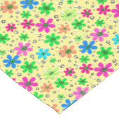 黄色数々のに鮮やかな色のカモミールの花 テーブルクロス (アングル)