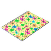 黄色数々のに鮮やかな色のカモミールの花 ノートブック (左側)