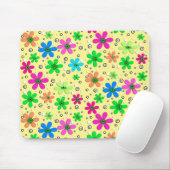 黄色数々のに鮮やかな色のカモミールの花 マウスパッド (マウス)