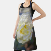 黄色淡い色のバラ エプロン (インサイチュ)