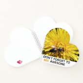 黄色素晴らしの感動的タンポポにミツバチ ノートブック (内部)