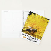 黄色素晴らしの感動的タンポポにミツバチ プランナー手帳 (ディスプレー)