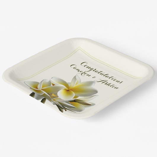 黄色結婚プルメリア花おめでとう ペーパープレート (傾斜あり)