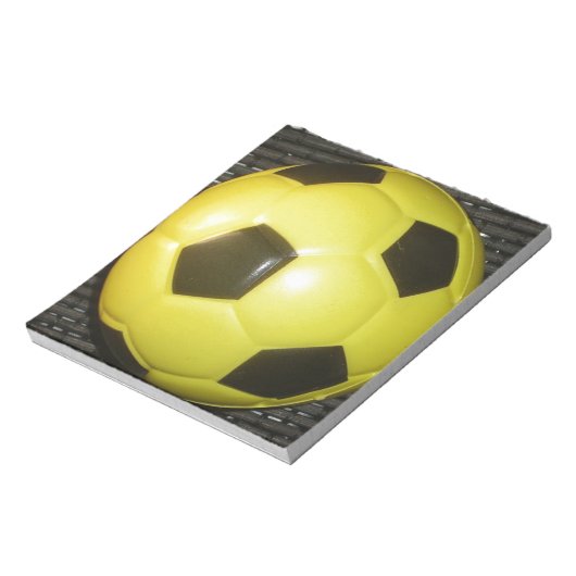 黄色鮮やかと黒のサッカー(サッカー)アート ノートパッド (回転)