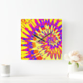 黄色、ピンク、青のスパイラル絞り染め時計 スクエア壁時計 (ホーム)