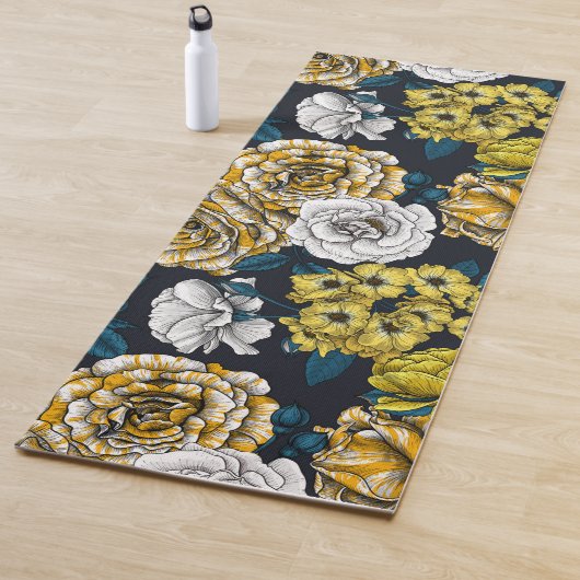 黄色、白色、および二色のバラ(青葉色) ヨガマット (インサイチュ)