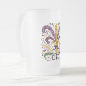 黄色、緑の紫の(紋章の)フラ・ダ・リの羽 フロストグラスビールジョッキ (正面左)