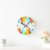 黄色、赤、カデットの青い三角形 ラウンド壁時計 (ホーム)