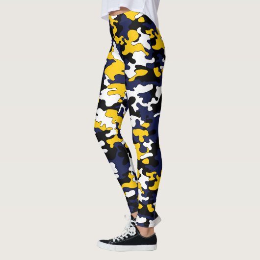 黄色、青、黒い迷彩柄のレギンス レギンス (左)