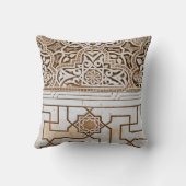 黄褐色と白の幾何学的アラベスク クッション (裏面)