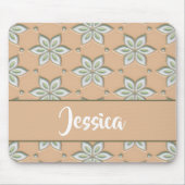 黄褐色に白い彫りの花 マウスパッド (正面)