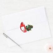 黄褐色の小枝と果実を持つ赤いランタン ラウンドシール (封筒)