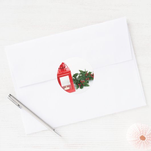 黄褐色の小枝と果実を持つ赤いランタン ラウンドシール (封筒)