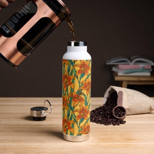 黄褐色の白蓮の花、青と黄色 ウォーターボトル (コーヒー)