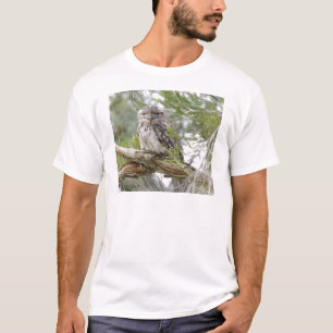 黄褐色のFROGMOUTHのフクロウ田園クイーンズランドオーストラリア Tシャツ