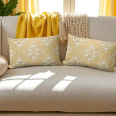 黄金と白のダマスクのパターン ランバークッション