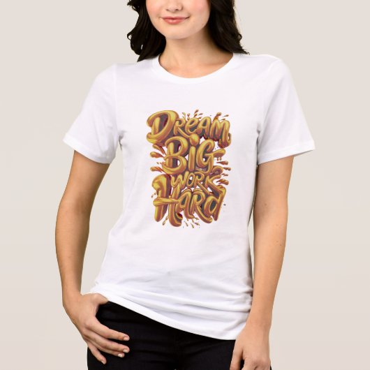 黄金のハッスルは努力と野心で築かれる トライブレンドTシャツ (正面)