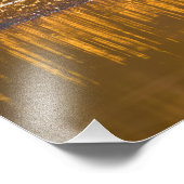 黄金の光の中の湖のそばの孤独なベンチ フォトプリント            (角)