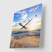 黄金の夜明け:海のそばの孤独 スクエア壁時計 (傾斜)