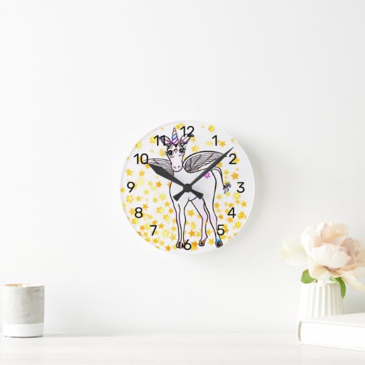 黄金の星のアクセントを持つ魔法の翼のユニコーン ラウンド壁時計 (ホーム)