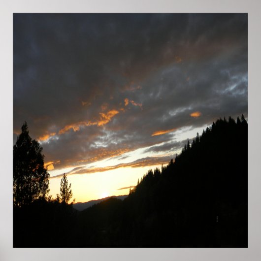 黄金の曇りの夕日….. ポスター (正面)