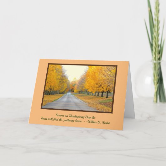 黄金の木々が並ぶ美しいドライブ/感謝祭 シーズンカード (正面)