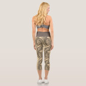 黄金の渦巻き – 溶カッコいいけた金ゴールド効果素晴らしいトリップ（幻覚体験）のような カプリレギンス (裏面)