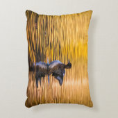 黄金の湖の黄金の目 アクセントクッション (正面(垂直))