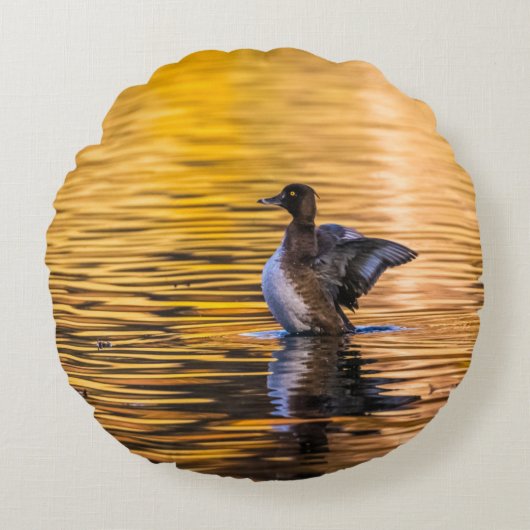 黄金の湖の黄金の目 ラウンドクッション (正面)