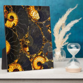 黄金の琥珀の黒ノーチラスのシェルパターン、化石 フォトプラーク (側面)