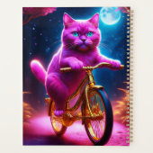 黄金の自転車風光明媚な道のピンクの猫 プランナー手帳 (裏面)