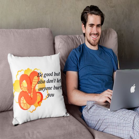 黄金の花を飾る赤蛇» | ユニーク&ラグジュアリー アクセントクッション